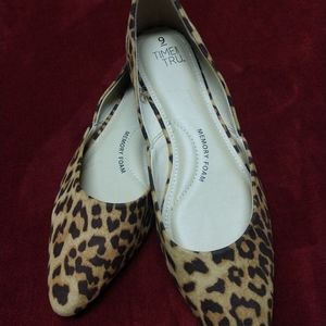 Women's leopard print flats size 9.5